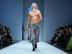 Patut Ditiru! Ini Dia Rahasia Awet Muda Model 80 Tahun Paling Tampan di China!