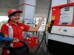 Sering Diabaikan, Ini Lo Bahayanya Menyalakan Mesin Pada Saat Isi BBM.