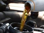 Terjawab! Tiga Hal Sepele Ini Menyebabkan Oli Mesin Motor Cepat Aus & Harus Segera Diganti. 