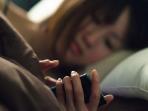 Astaga, Ini Dia 5 Dampak Berbahaya 'Tidur Bareng' Handphone, No 4 Penyakit Langka 