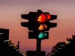 Banyak yang Gak Tahu, Ini Dia Misteri Dibalik Warna Lampu Lalu Lintas, Ada Makna Terselubung Didalamnya