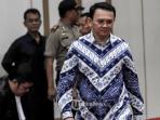 Menggunakan Batik Berwarna Biru, Ahok Divonis 2 Tahun! Tim Hukum : Putusan Penuh Tekanan!