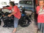 Tak Disangka, Dibalik Penampilannya yang Lusuh, Orang Tua Ini Bisa Beli Motor Harley Davidson Seharga Ratusan Juta