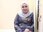 Waduh, Lagi Endorse Sesuatu, Umi Kalsum Malah Dikatain Netizen Mirip Hantu Ini
