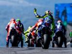 Demi Mengenang Nicky Hayden dan Menghormati Pensiunnya Totti, Valentino Rossi Gunakan Helm Seperti Ini 