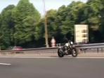 Viral! Bak Hantu di Siang Bolong, Motor Ini Terekam Kamera Bisa Jalan Sendiri, Serem Banget!