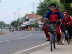 Viral, Demi Bertemu Orangtua, 3 Santri Ini Mudik dengan Bersepeda Onthel Ratusan Kilometer