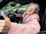 Astaga, Nenek Berusia 79 Lakukan Hal Berbahaya di Jalanan Untuk Mengatasi Insomnia yang Ia Derita