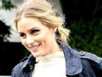 Begini Gaya Olivia Palermo Saat Menghadiri Turnamen Tenis. Kecantikannya Sungguh Mempesona!