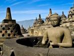Bikin Malu, Jangan Tiru Kelakuan Buruk Turis Indonesia Ini Saat di Candi Borobudur