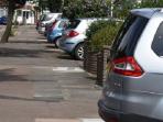 Jika Tak Mau Kena Denda Mahal, Jangan Pernah Parkir Mobil Model Begini