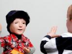 Keren! Dengan Bantuan Robot Ini, Anak Autis Bisa Berkomunikasi dengan Baik Lho. Ini Buktinya