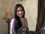 Memakai Gaun Mewah Ini, Prilly Latuconsina Terlihat Dewasa dan Menggoda!