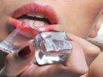 Anda Hobi Mengunyah Es Batu? Baca Dahulu 5 Efeknya Ini & Mulailah untuk Berhenti