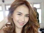 Ayu Ting Ting Gunakan Liontin Harga Selangit, Hasil Pemberian Seseorang?