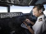 Fakta dan Mitos Tentang Smartphone! Pesawat Tidak Akan Jatuh Bila Kita Menggunakan Ponsel?