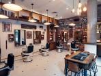 Hey Boys! Pengen Cukur Rambut Sambil Numpang 'Curhat' dan Perbaiki Mental? Barbershop Ini Ahlinya!