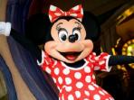 Kamu Penggemar Minnie Mouse? Disney Baru Saja Mengeluarkan Bando Lucu yang Gemerlap Lho. Coba Cek Harganya