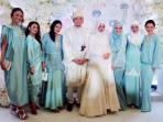 Jadi Bridesmaid di Pernikahan Laudya Cynthia Bella, Penampilan 'Duo Sungkar' Dapat Banyak Pujian. Gaya Jilbabnya Tetap Modis