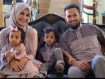 Tampil Kompak Saat Idul Adha, Ternyata Hanya Segini Harga Baju Keluarga Teuku Wisnu dan Shireen Sungkar