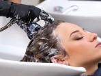 Agar Selalu Terawat & Terhindar dari Kerusakan Rambut, Sebaiknya Gunakan Air Panas atau Dingin untuk Keramas?