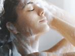 Benarkah Terlalu Sering Keramas Bisa Merusak  Rambut? Agar Tak Berspekulasi, Simak Dahulu Penjelasannya Ini
