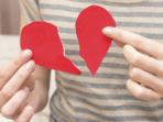 Kuatkan Hatimu! 3 Zodiak Ini Diprediksikan Bakal Patah Hati di 2018 Lho