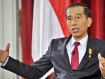Nyentrik dan Beda dari Biasanya, Seperti Ini Penampilan Presiden Joko Widodo Saat Resmikan Kereta Api Bandara