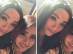 Sama-Sama Pakai Pakaian Berwarna Merah, Lebih Kece Ayu Ting Ting atau Zaskia Gotik?