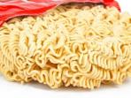 Sebenarnya Panduan untuk Makan Mie Instant dengan Cara yang Sehat Sudah Tertulis di Bungkusnya tapi Jarang Disadari