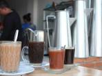 Suka Ngopi? Wajib Coba Nih, 5 Kedai Kopi Legendaris di Indonesia yang Berdiri Sejak Masa Penjajahan Belanda