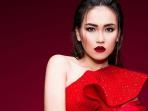 Berbalut Dress Warna Cerah, Intip Penampilan Cantik Ayu Ting Ting
