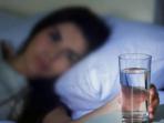 Bukannya Menyehatkan, Minum Air Putih Sebelum Tidur Ternyata Bisa Sebabkan Nokturia