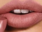 Girls, Agar Tak Salah Pilih, Kenali 3 Bahan Lipstik yang Tak Bikin Bibir Pecah Pecah