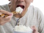 Makan Nasi Bikin Cepat Ngantuk? Ini Penjelasannya