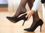 Memakai Sepatu Kebesaran Bisa Munculkan Masalah, Ini Trik Simpel Untuk Mengatasinya