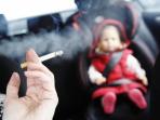Tanpa Disadari, Ini Dampak Buruk Saat Orangtua Merokok di Dekat Anak