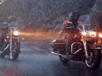 7 Hal yang Harus Selalu Disiapkan Saat Berkendara Motor di Musim Hujan agar Tetap Selamat