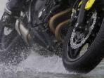 Musim Hujan Tiba, 3 Hal Pada Ban Motor Ini Wajib Diperhatikan Agar Tak Tergelincir Saat Berkendara