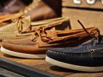 Perhatikan, Ini 6 Cara Merawat Sepatu Berbahan Suede