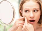 Tips Menghilangkan Bekas Jerawat dengan Dua Bahan Alami