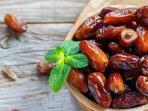 8 Resiko yang Harus Anda Waspadai Jika Terlalu Banyak Makan Kurma