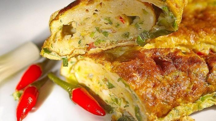 Ada Trik Khusus, Begini Cara Membuat Telur Dadar Seperti yang Dijual di Warung Makan