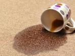 Cara Mudah Hilangkan Noda Kopi Tumpah di Karpet dengan 5 Langkah Ini