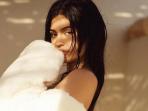 Jadi Ibu Baru di Usia Muda, Ini 'Gangguan' yang Dialami Kylie Jenner saat Urus Bayi Pertamanya?