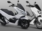 Jika Suruh Nunggangin, Pilih Honda PCX 150 Lokal atau Yamaha NMax? 