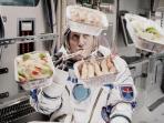 7 Makanan dan Minuman yang 'Haram' Disantap Astronot di Ruang Angkasa
