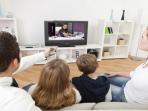 Selain Jarak Aman untuk Mata, 4 Hal Ini Harus Diperhatikan Jika Melihat TV
