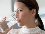 Seringlah Minum Air Hangat Setiap Hari dan Rasakan 5 Manfaat Ini