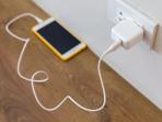 Tak Banyak yang Tahu, Begini Cara Benar Merawat Charger HP Agar Tak Cepat Rusak. No 2 Kerap Diabaikan!